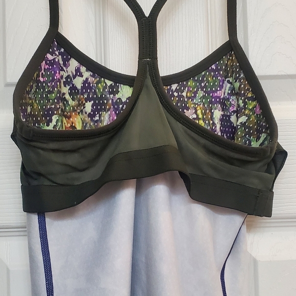 EUC Lululemon Power Y Tank - Picture 12 of 15
